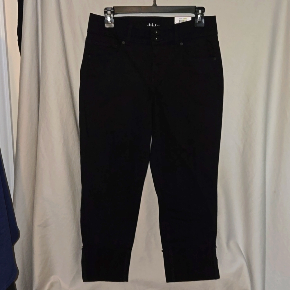 Style And Co Black lightweight high rise 5pocket cotton capri pants, NEW